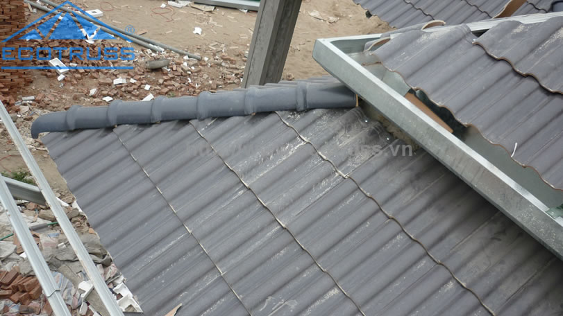 Giữa các mối nối sẽ được
bọc bằng các thanh chữ V, tạo nét thẩm mĩ cho công trình Giữa các mối nối sẽ được bọc bằng các thanh
chữ V, tạo nét thẩm mĩ cho công trình