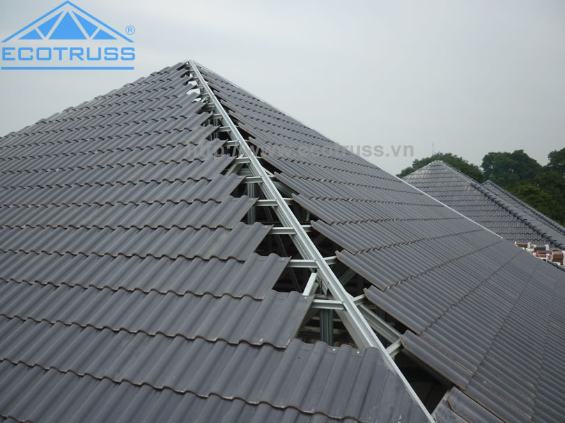 Hệ giàn thép mạ cho mái
lợp ngói luôn được đánh giá cao Hệ giàn thép mạ cho mái lợp ngói luôn được
đánh giá cao